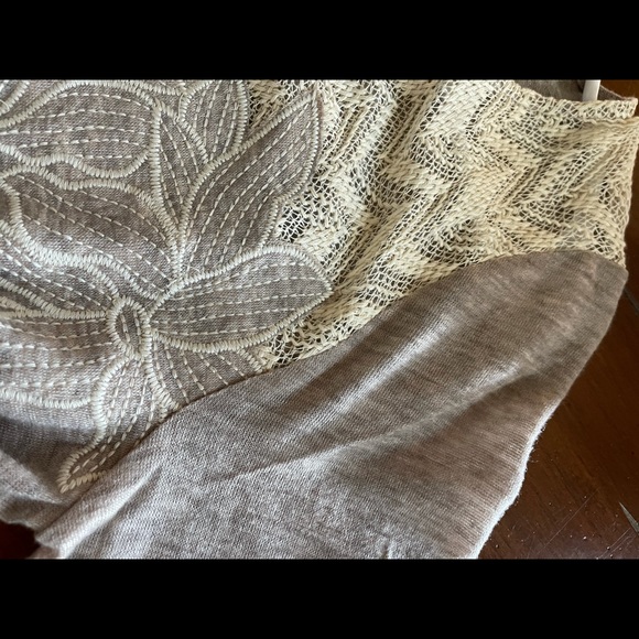 FINAL MARK DOWN HANDMADE: EMBROIDERED RUFFLE TOP - Picture 4 of 4